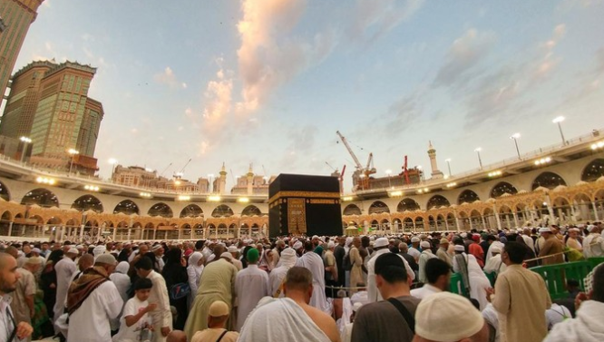 Tips Sehat Bagi Jemaah Haji di Makkah Saat Cuaca Panas