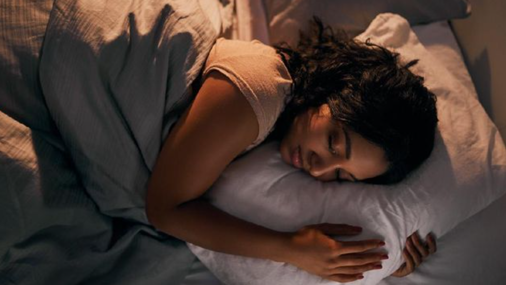 5 Kebiasaan Harian Ini Bisa Bikin Kamu Tidur Nyenyak di Malam Hari