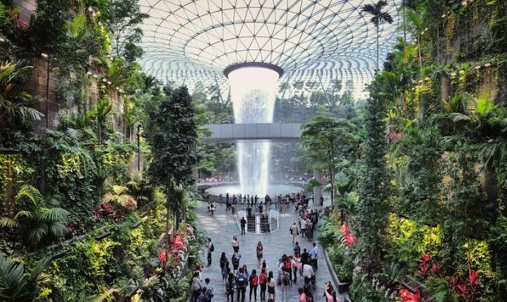 Biaya Transit di Changi Airport Naik Bertahap hingga 2030