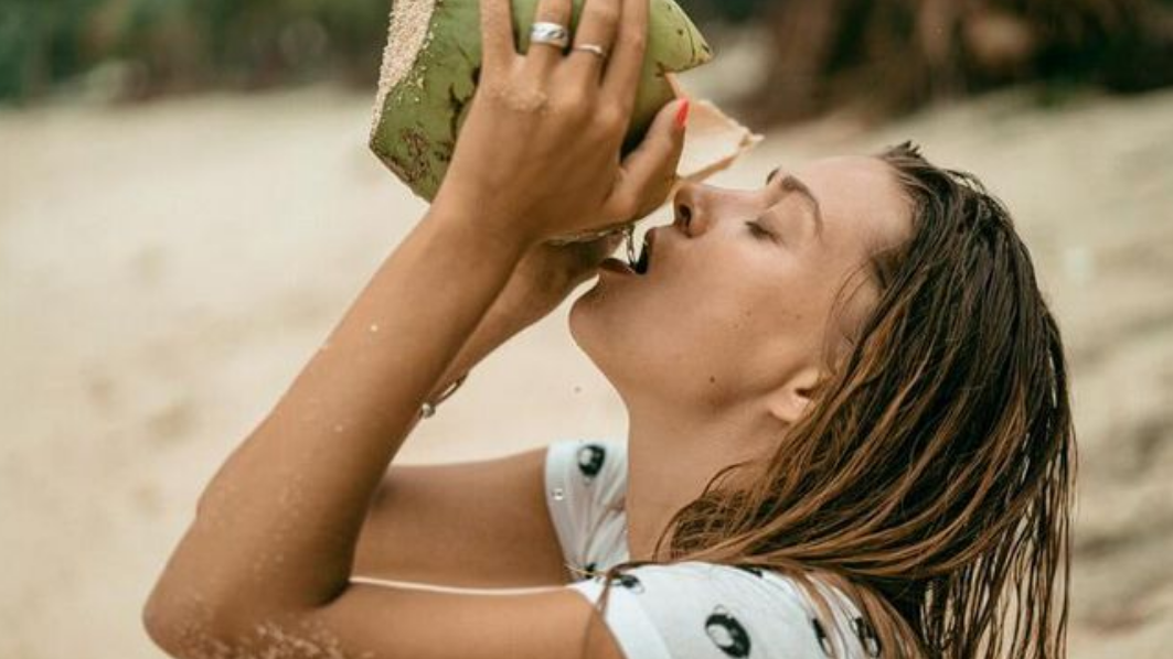 Lakukan Rutin, Ini Manfaat Minum Air Kelapa Muda di Pagi Hari