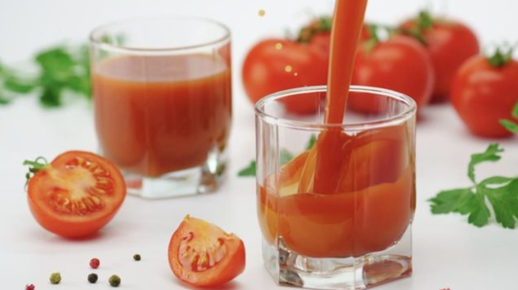 Meski Berkhasiat, Tapi 5 Kelompok Ini Tidak Boleh Minum Jus Tomat